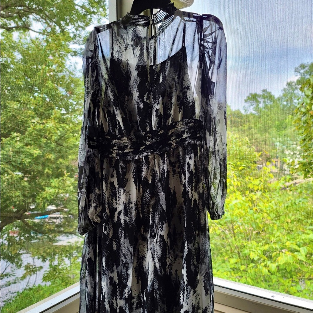 BRAND NEW Vera Wang Grey/Black Dress